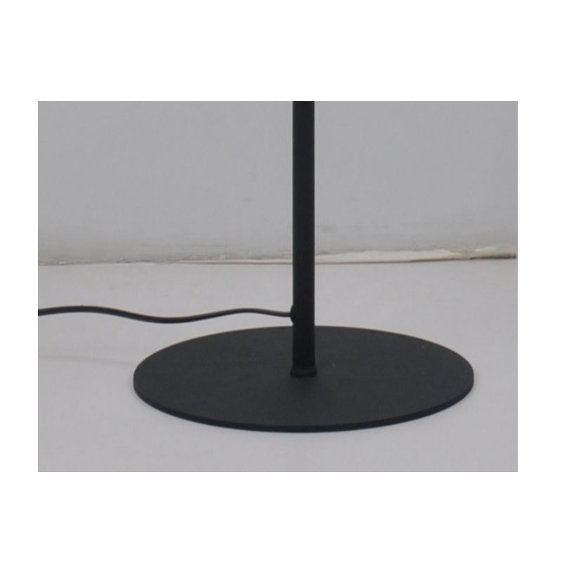 Lampa de podea cu umbră metalică și funcție de umbră reglată, bază plană