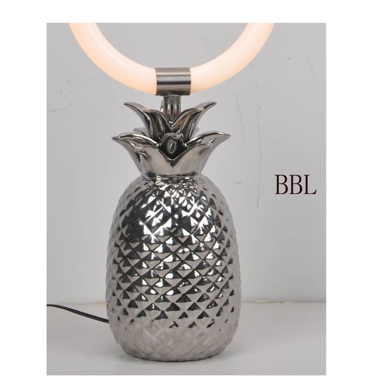 Lampă de masă LED cu bază de lamp ă cu ananas ceramic și inel acrilic