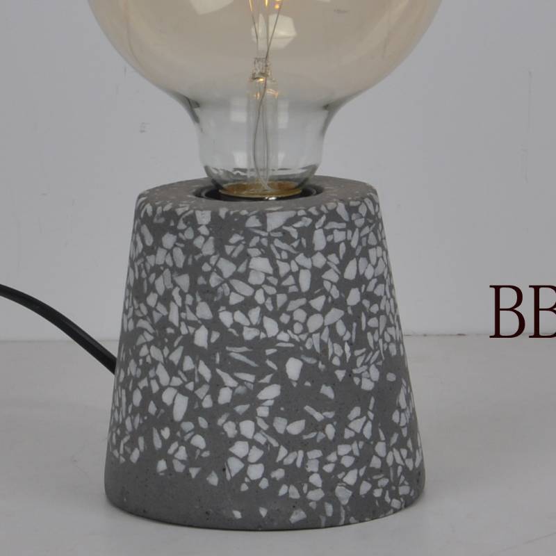 Lampa de masă cu bază naturală din beton mozaic
