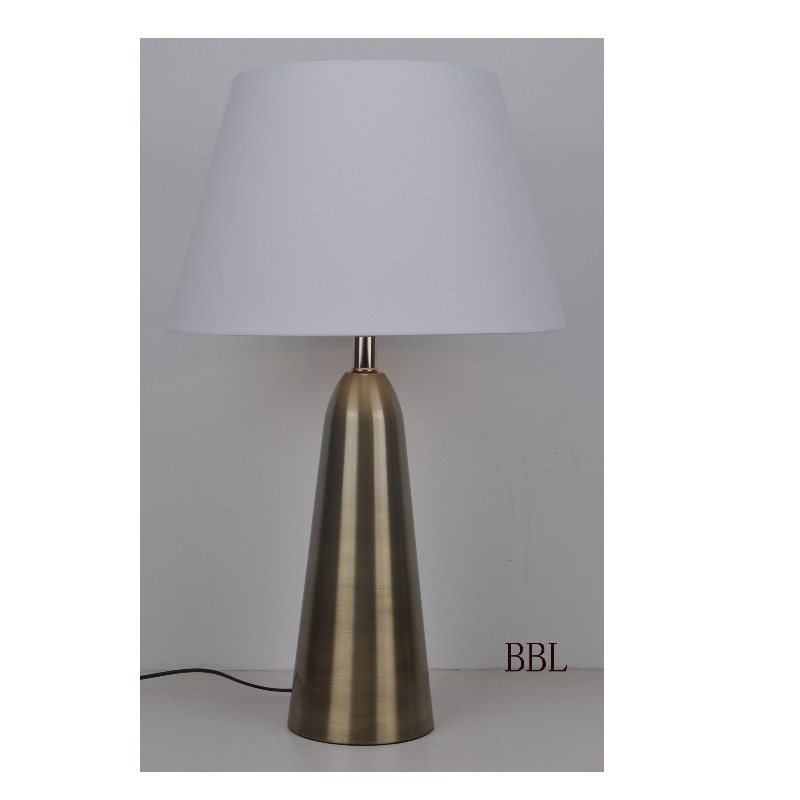 Lampă cu masă de Bullet cu nuanță de material cone