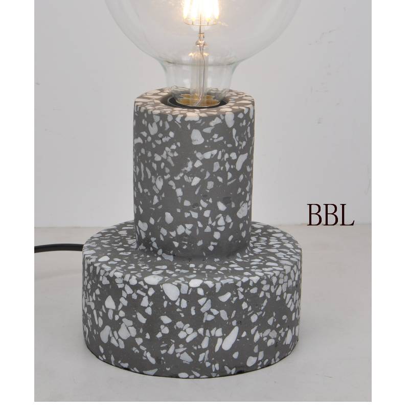 Lampa rotunda de mozaic din beton natural